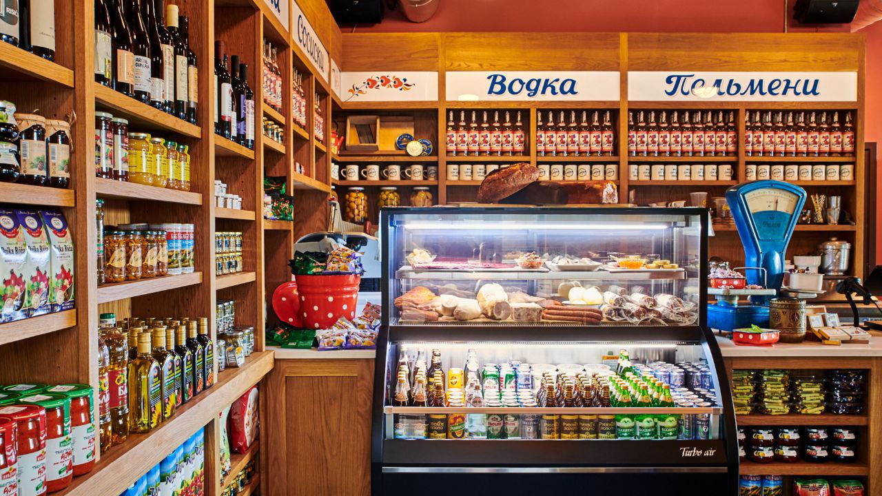 Tiendas locales vendiendo lo producido localmente y en otros poblados de México
