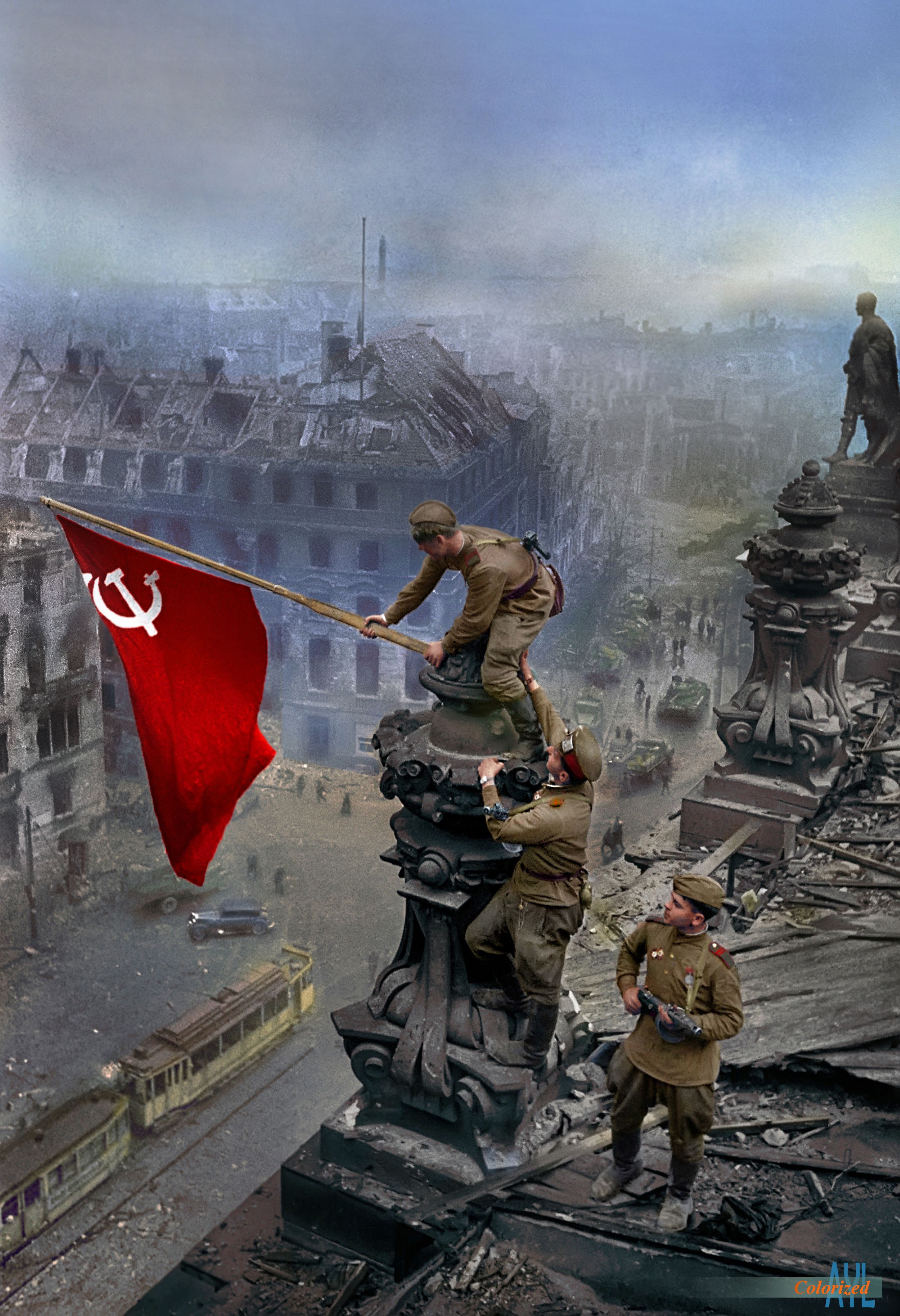 soviet flag reichstag 1945